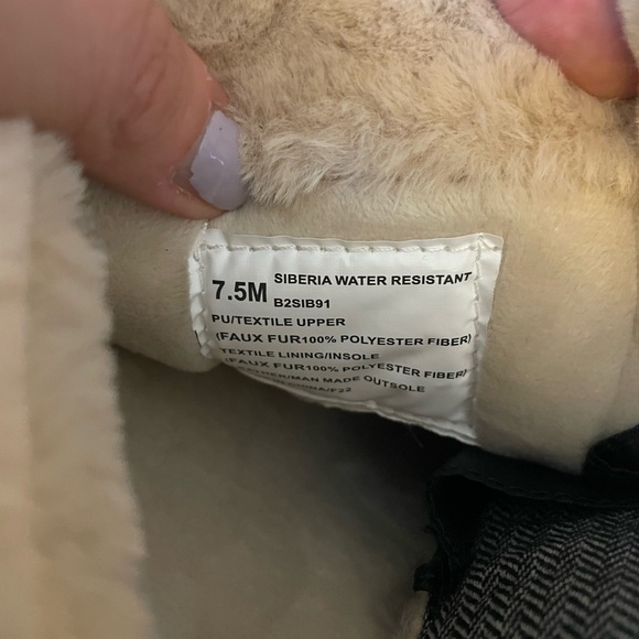 Women's water resistant Winter Boots-NEW - Picture 5 of 6